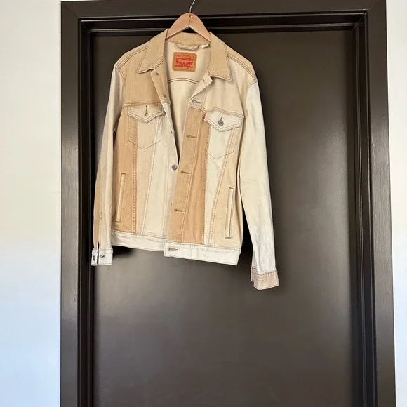 Levi's Cream Colored Denim Trucker Jacket - Picture 4 of 5
